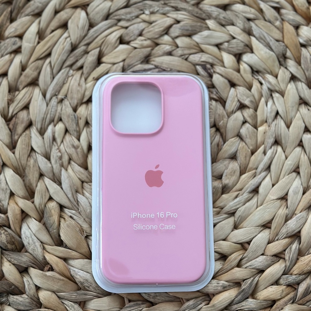 Apple iPhone 16 Pro Silicone Case - Soft Pink